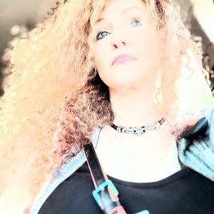 A small brief moment of silence for officer Riviera who was shot and killed 5-4